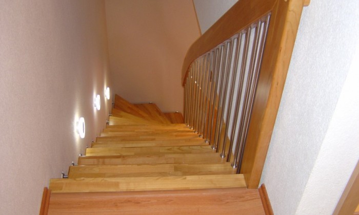 Výměna schodiště Okal
